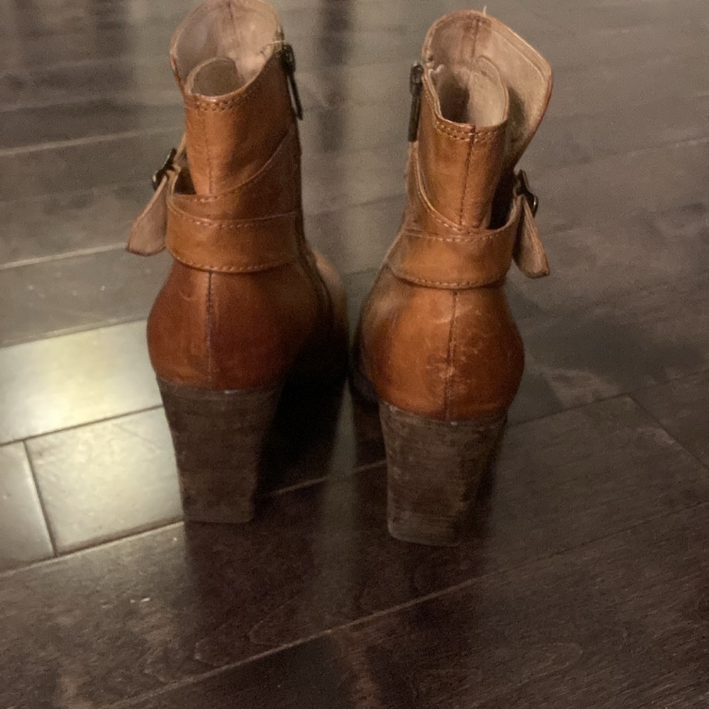 Frye Patty Riding Bootie 7.5 - Picture 7 of 10